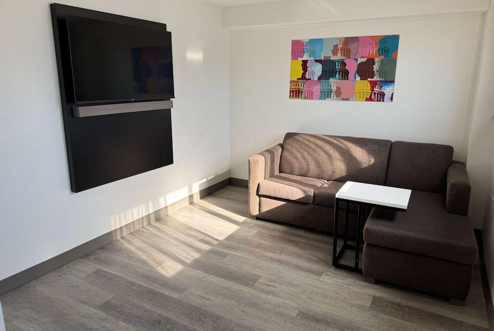 Holiday Inn Express And Suites Washington Dc Noma by IHG photo 47