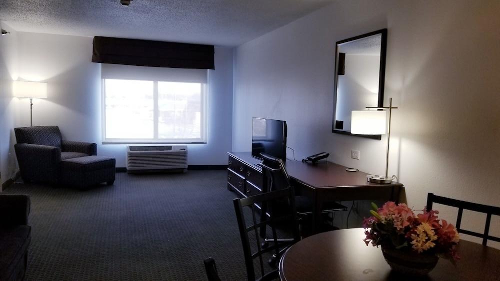 Wingate by Wyndham Indianapolis Airport-Rockville Rd. photo 28