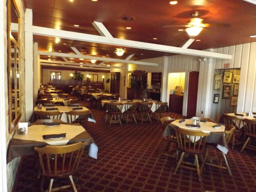 Hermanns European Inn photo 9