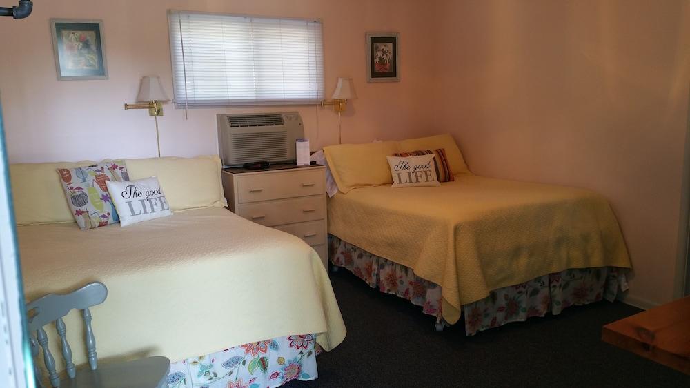 Torch Bay Inn photo 10