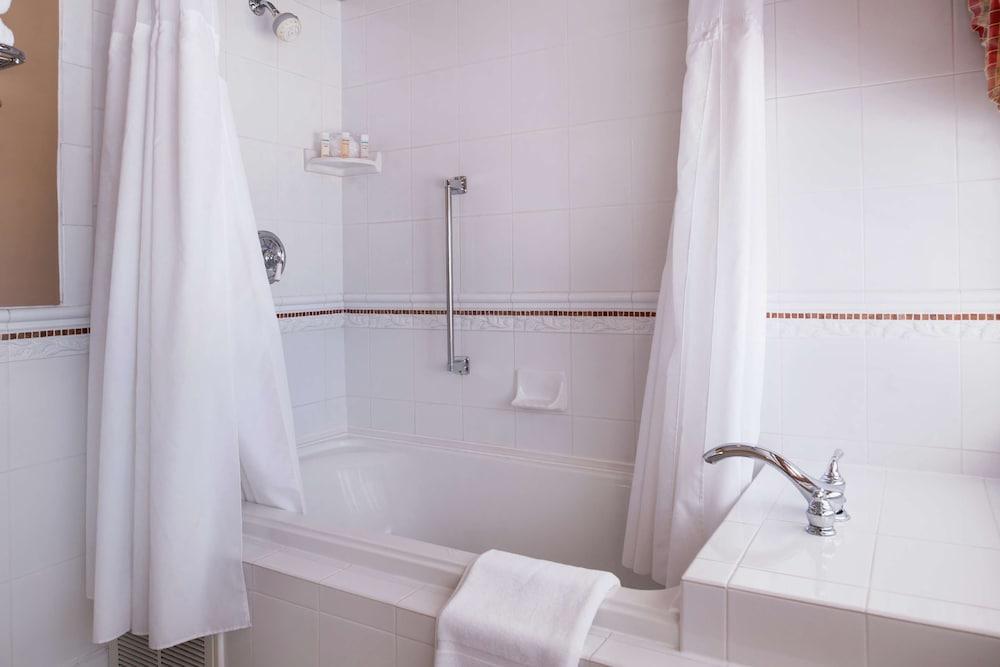Hampton Inn Lexington-Historic District photo 31