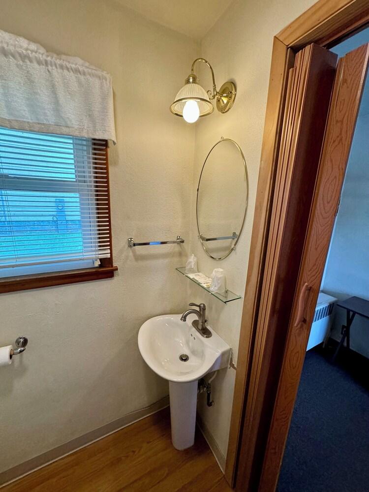 Napps Motel photo 10