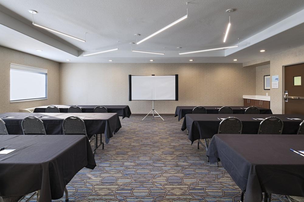Holiday Inn Express Hotel & Suites Cedar Park by IHG photo 23