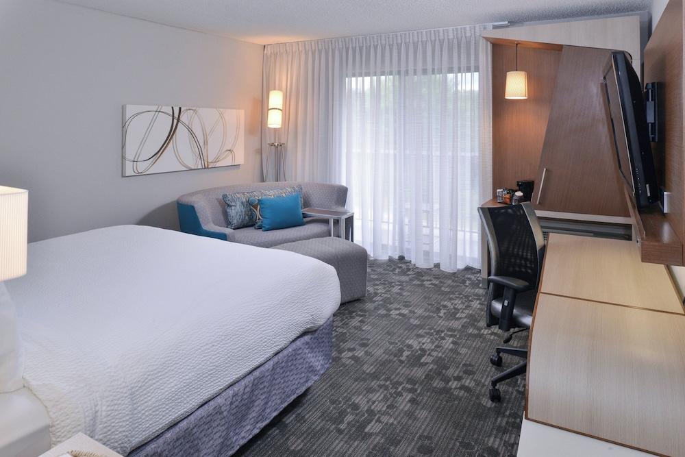 Courtyard Suwanee by Marriott photo 11