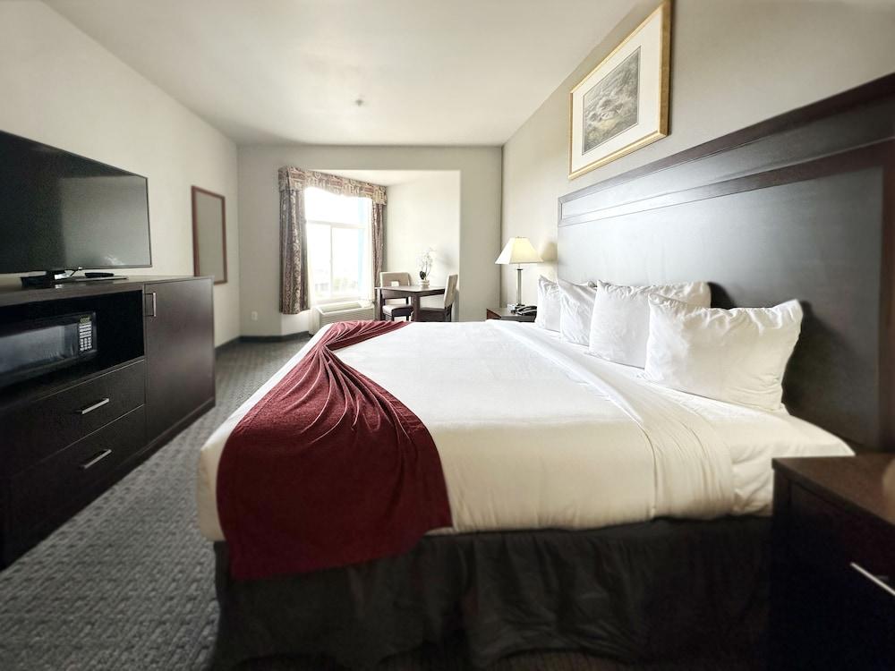 BayVue Hotel, Resort and Suites photo 30