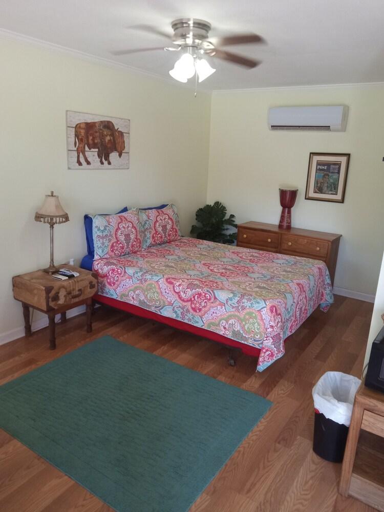 Cedar Falls Motel photo 8