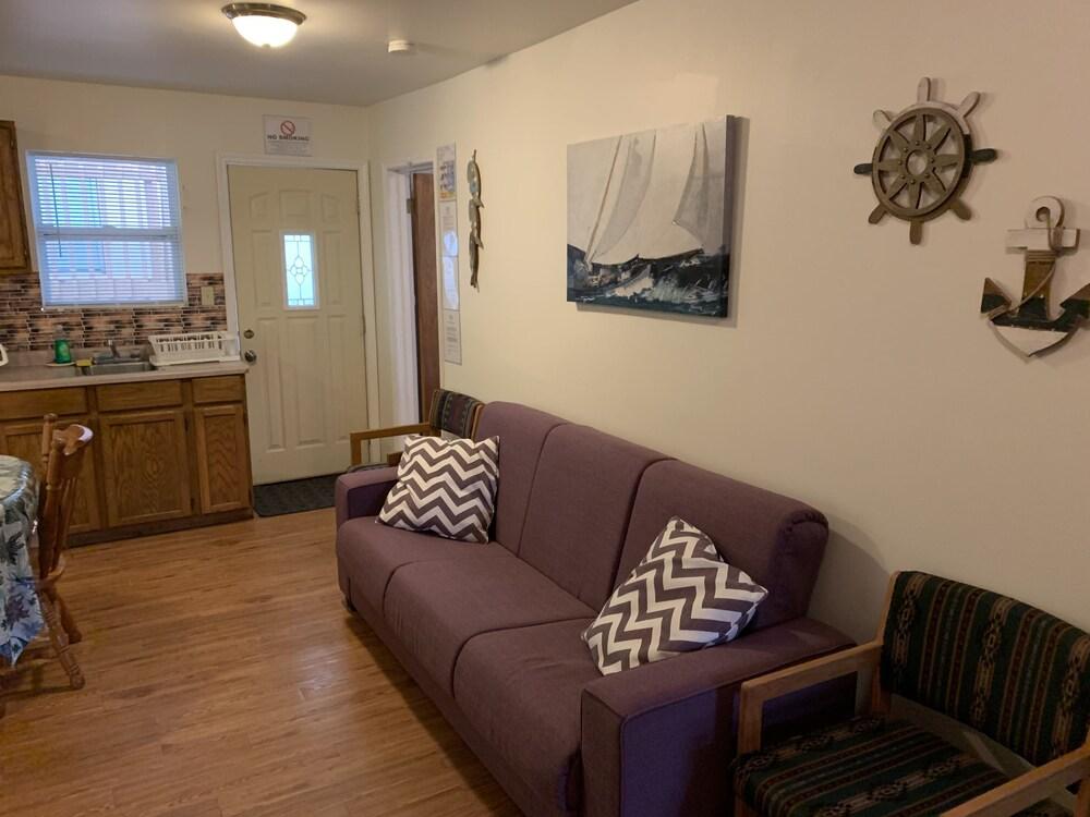 Lakeside Motel photo 64