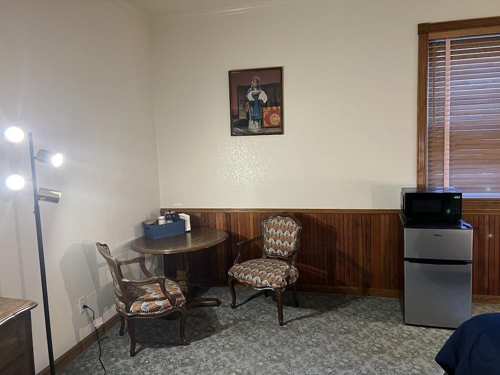 Delta Queen Lodge Bar Restaurant photo 67