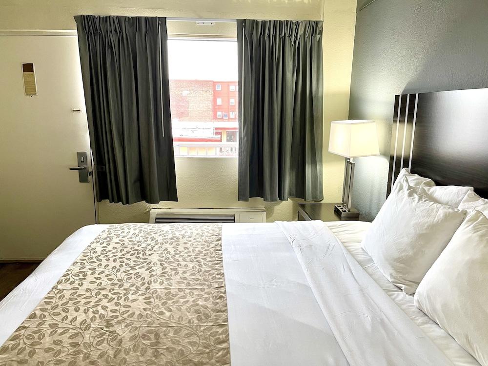 Red Carpet Inn & Suites photo 34