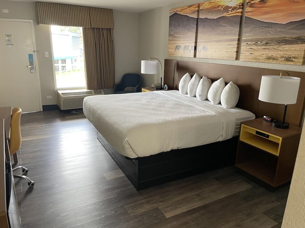 Days Inn by Wyndham Port Charlotte/Punta Gorda photo 55