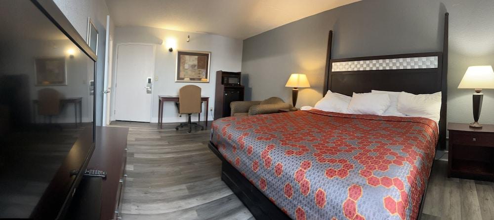Blueway Inn & Suites Roseville photo 11