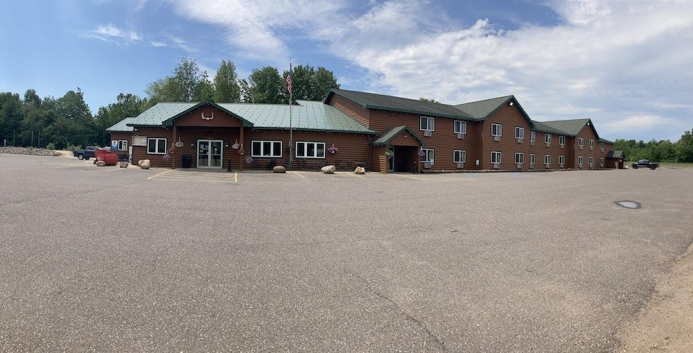 White Pine Lodge — hotel in Munising