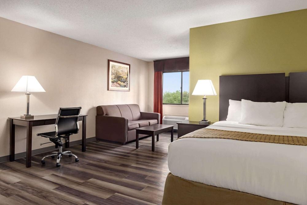 Baymont by Wyndham Monroe photo 5
