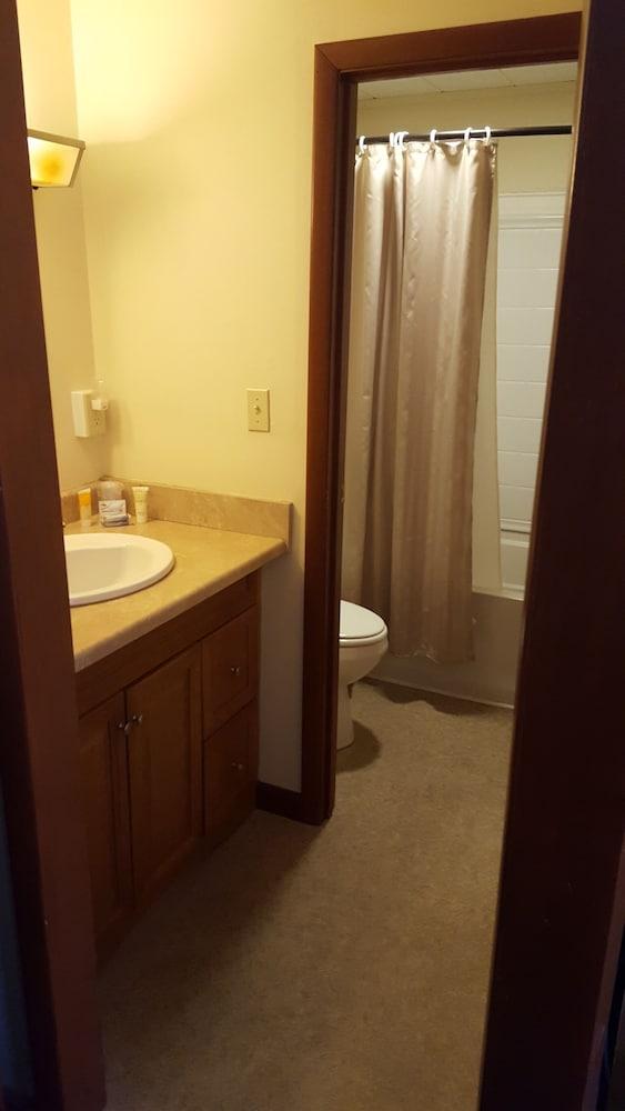Riverbank Motel and Cabins photo 15