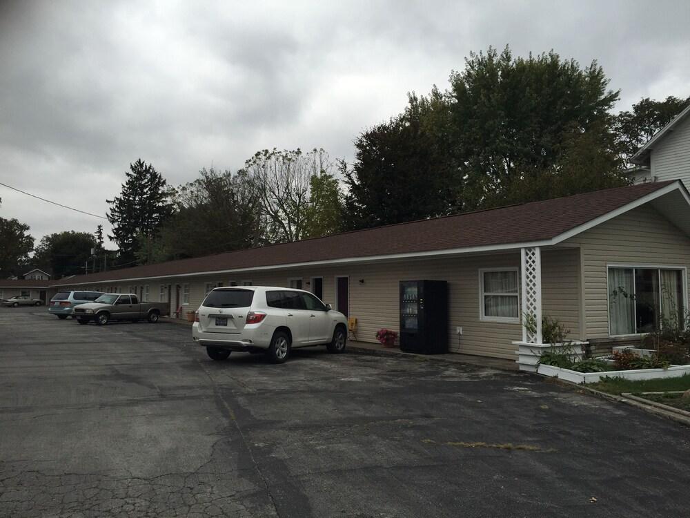 Double A Motel photo 63