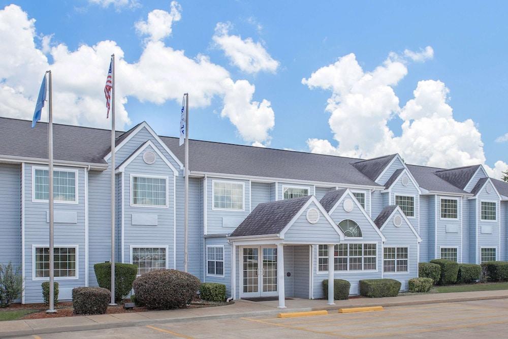 Microtel Inn by Wyndham Broken Bow — hotel in Broken Bow
