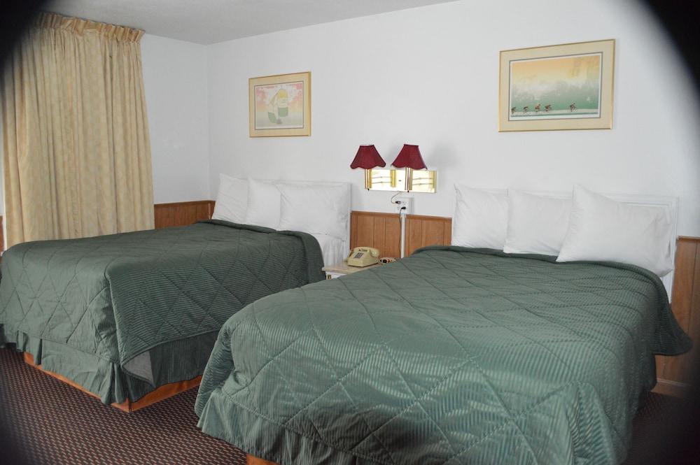 Great Lakes Motel photo 6