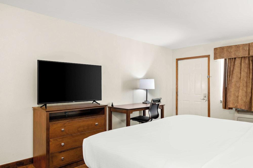 Best Western George West Executive Inn photo 14