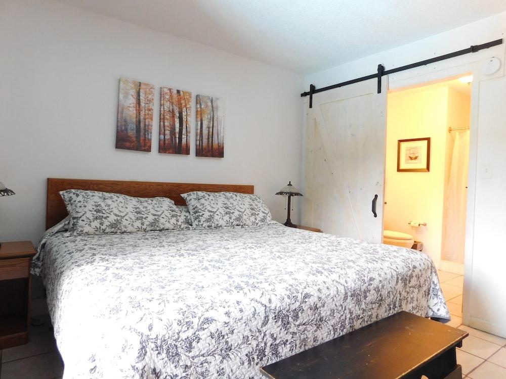 Laurel Inn Condominium photo 32