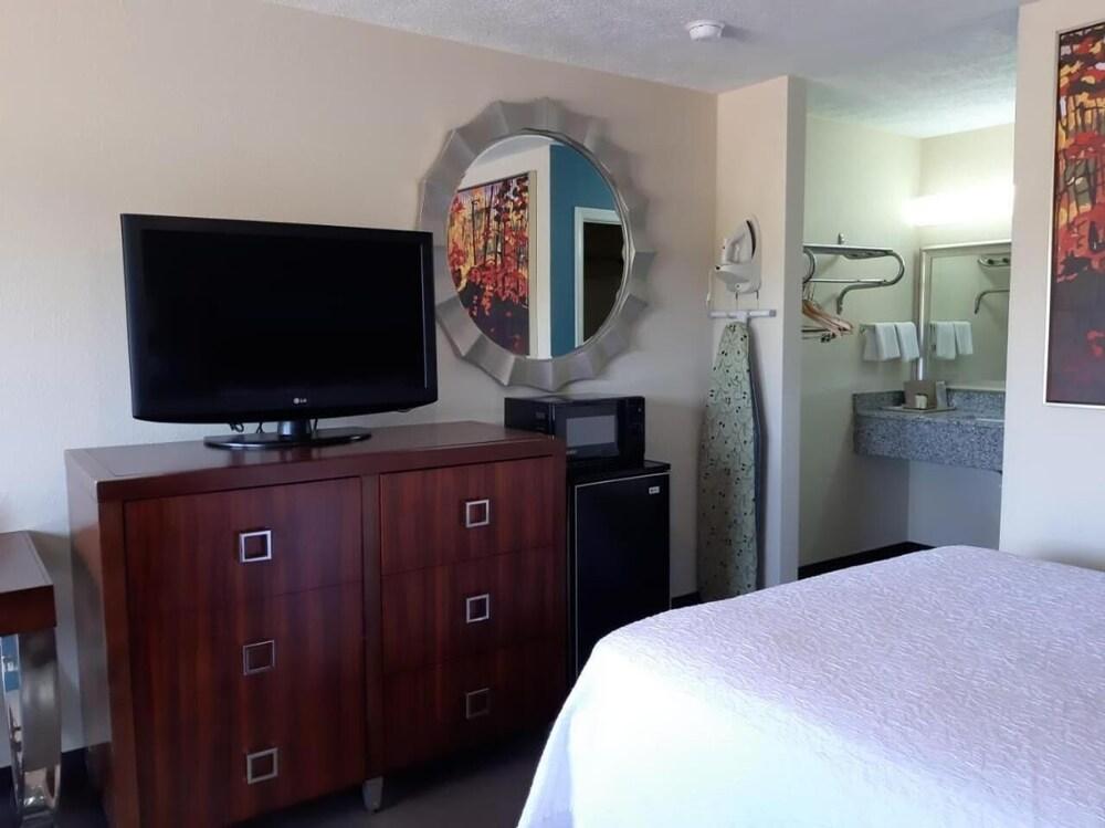 Deerfield Inn photo 20
