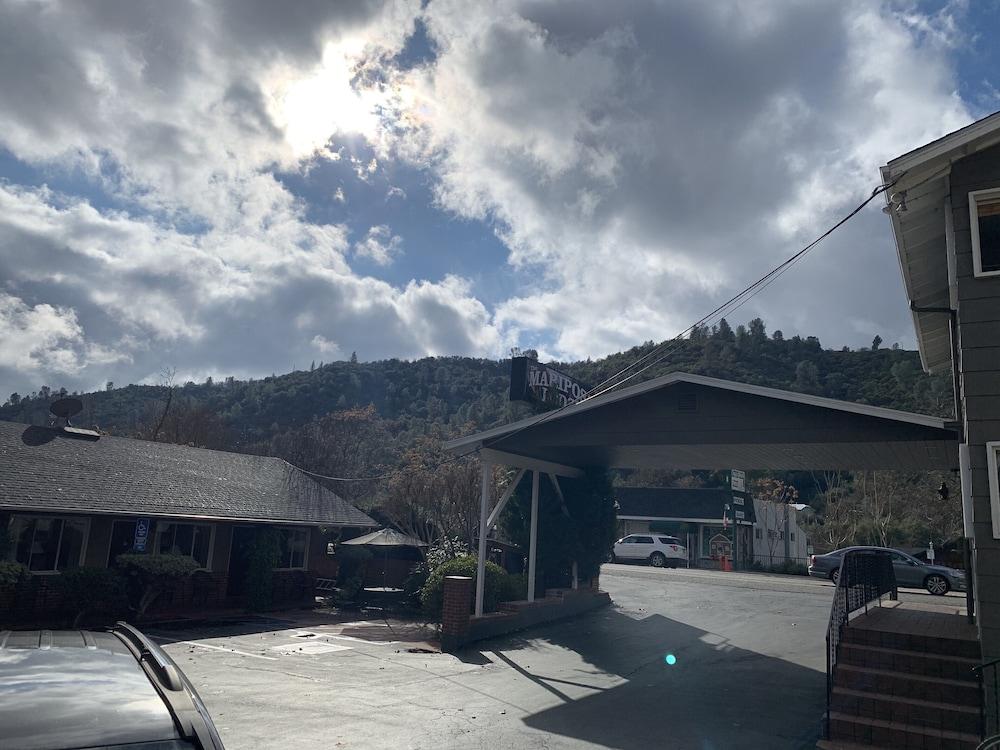 Mariposa Lodge photo 24
