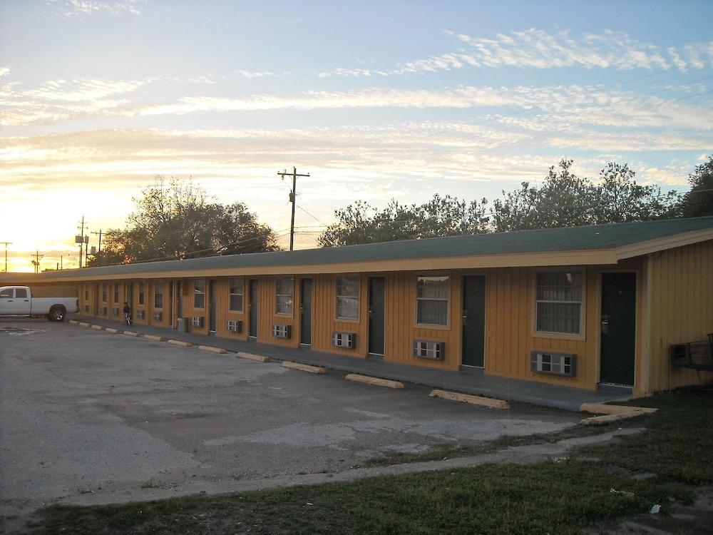 Tropicana Motel photo 14