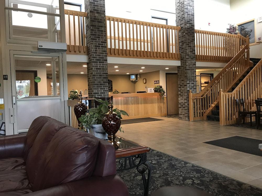 FairBridge Inn & Suites in Thorp, WI photo 3