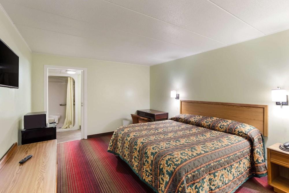Rodeway Inn South Point photo 29
