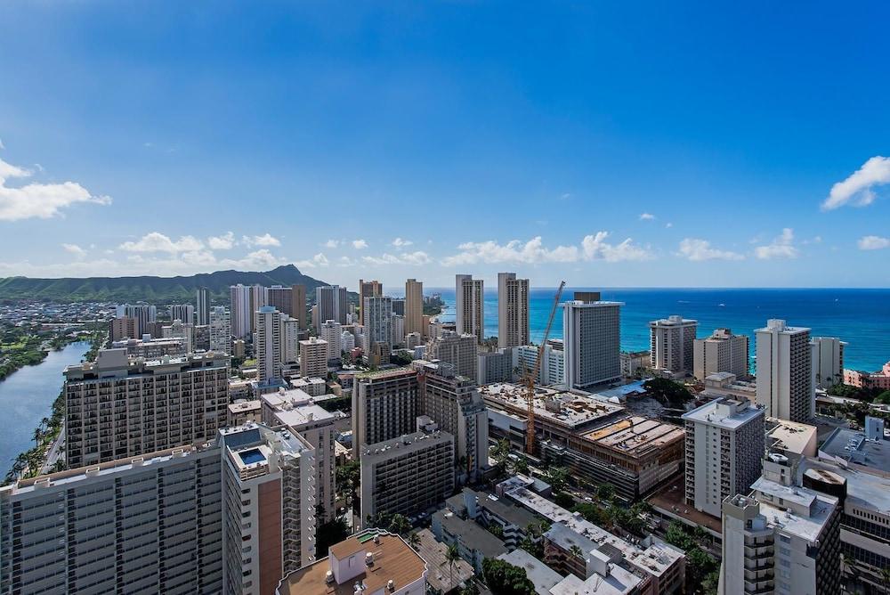 Island Colony by Hawaii Ocean Club photo 7