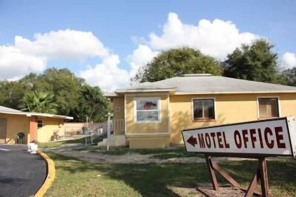 Prince of Wales Motel photo 21