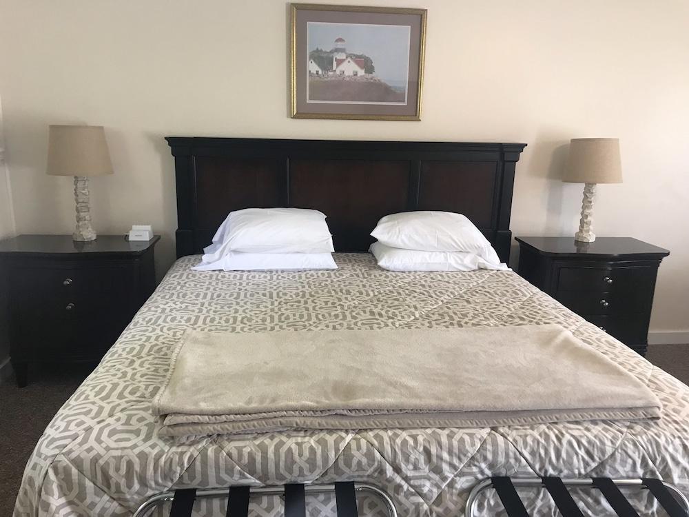 Gallagher's Travels Bar Harbor Motel & Cabins photo 31
