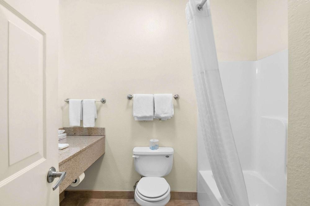 Quality Inn Queensbury - Lake George Area photo 16