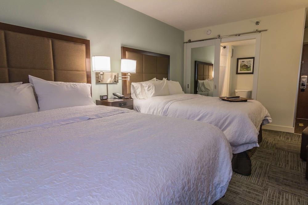 Hampton Inn Winchester-University/Mall Area photo 9