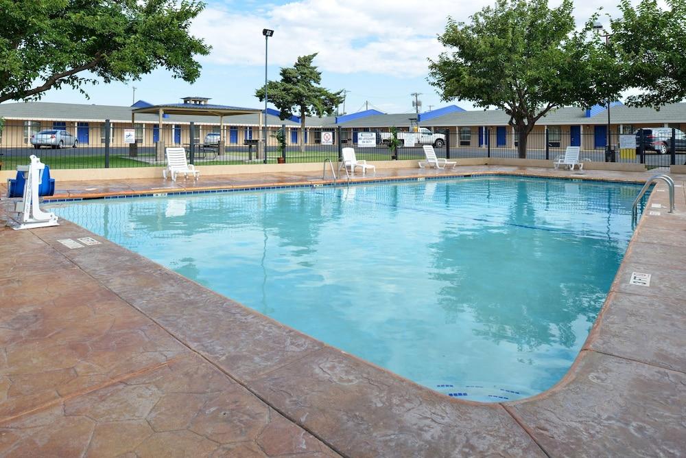 Americas Best Value Inn Lubbock E photo 3