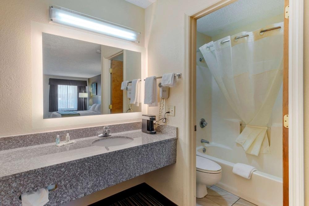 Quality Inn Ashburn photo 30