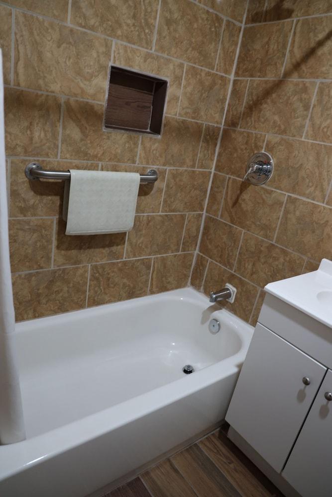 Budget Inn photo 22