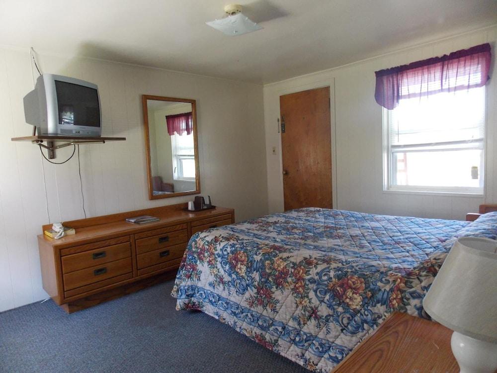 Clarketon Motel photo 33