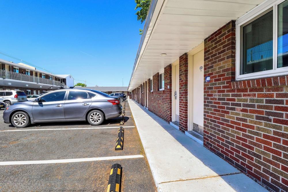 Americas Best Value Inn Avenel Woodbridge photo 25