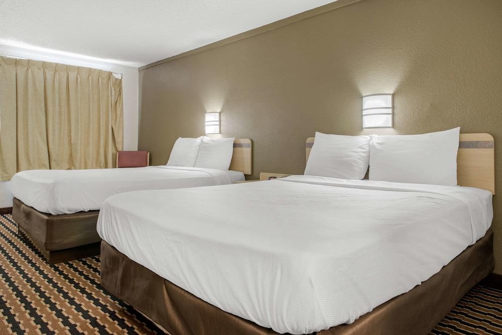 Rodeway Inn Sharonville - Cincinnati North photo 23