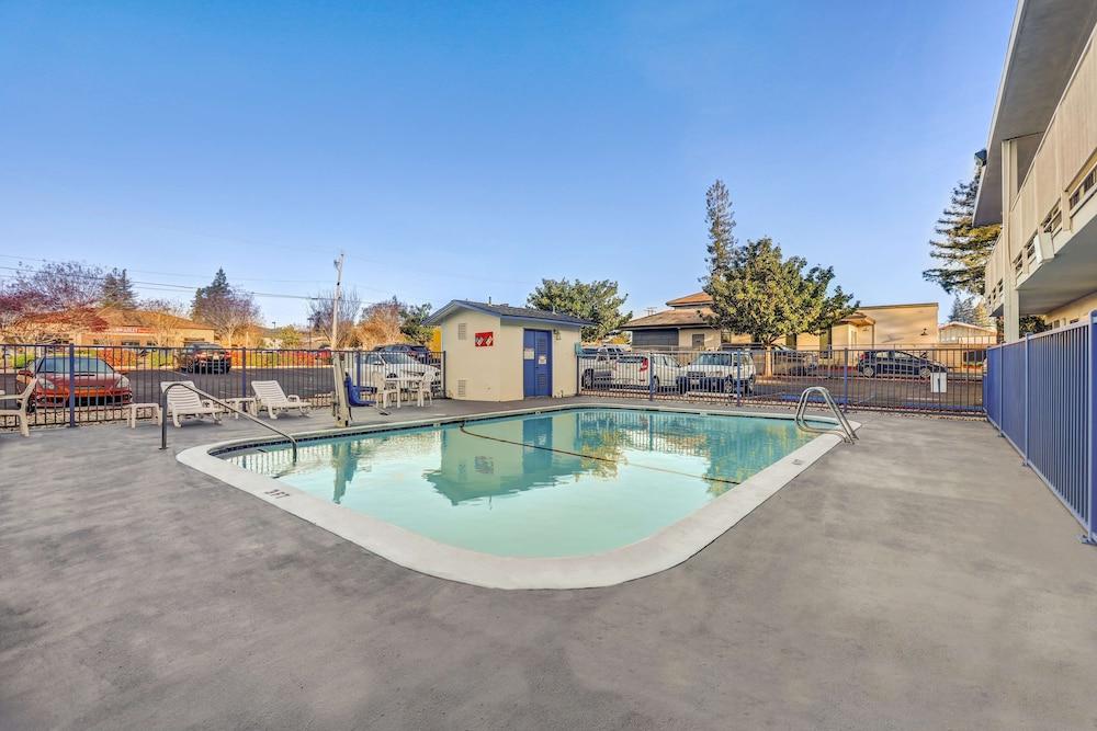 Motel 6 Napa, CA photo 7