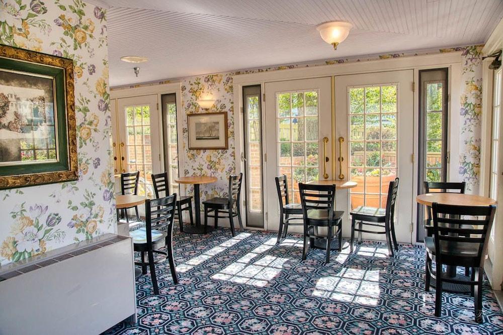 Inn on Mackinac photo 60