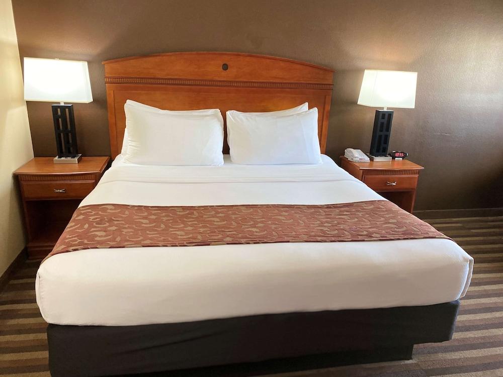 Best Western Manhattan Inn photo 8