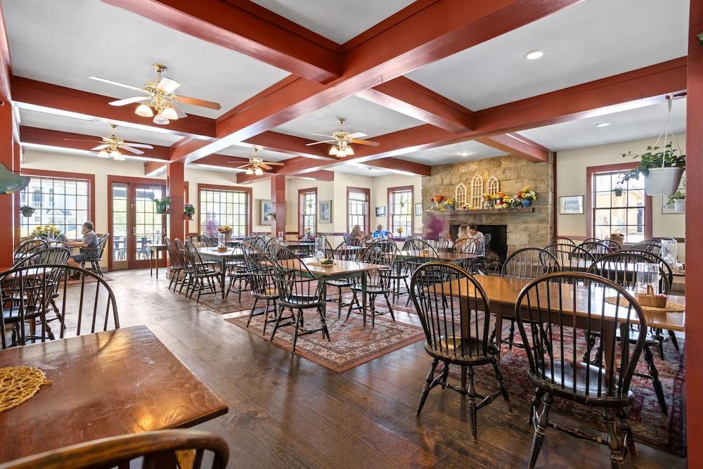Artists Colony Inn photo 59