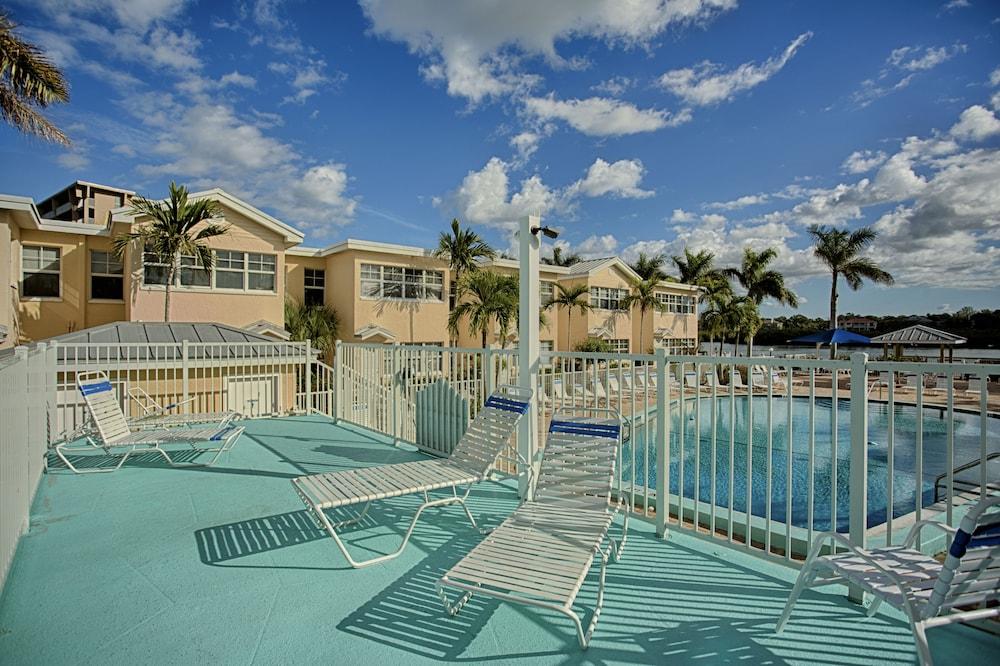 Barefoot Beach Resort photo 10
