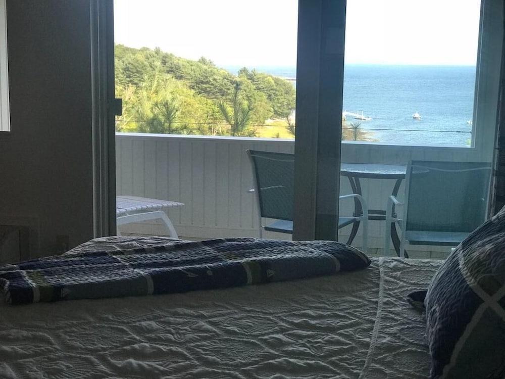 Island View Inn photo 6