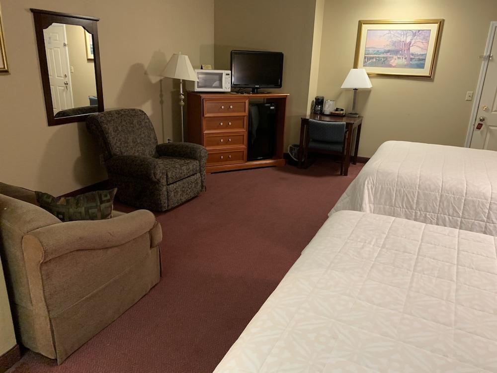 Morgan Inn And Suites photo 7