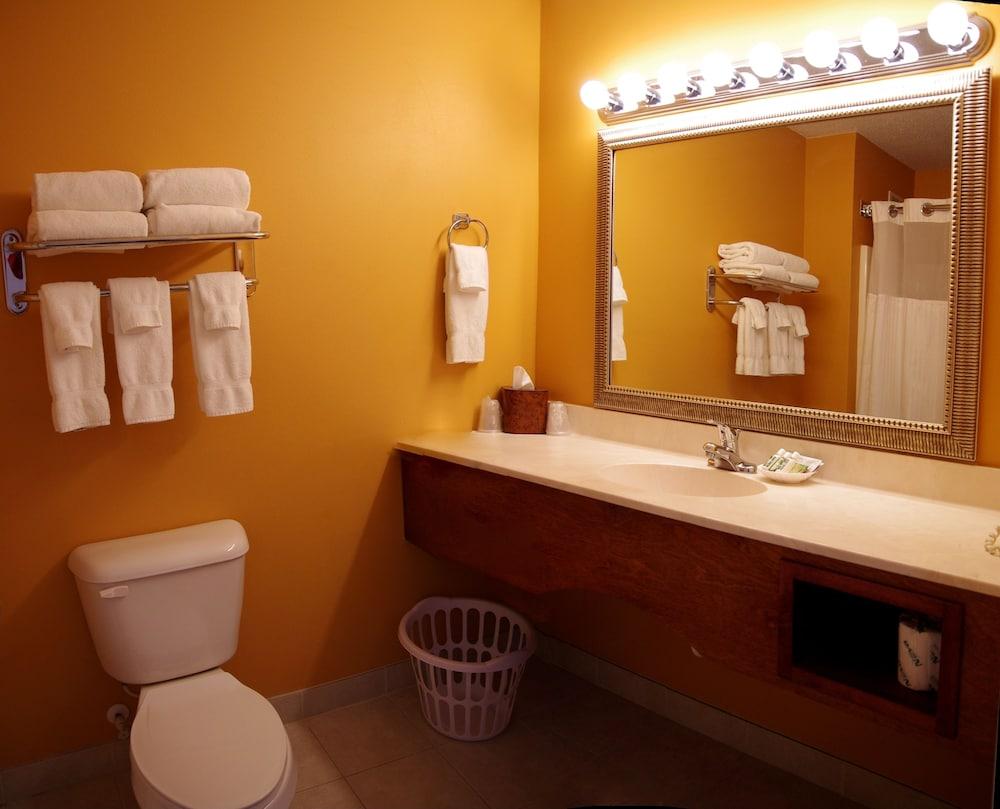 GrandStay Hotel & Suites photo 26