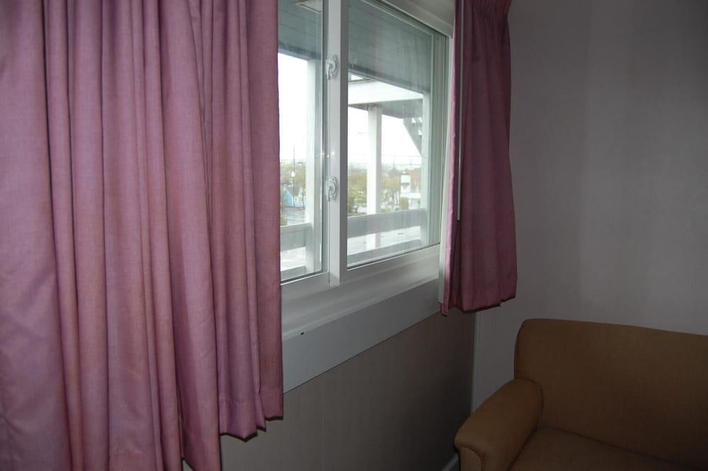 Sea Breeze Inn photo 3