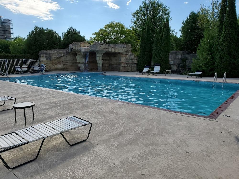 Bridgeport Waterfront Resort photo 75
