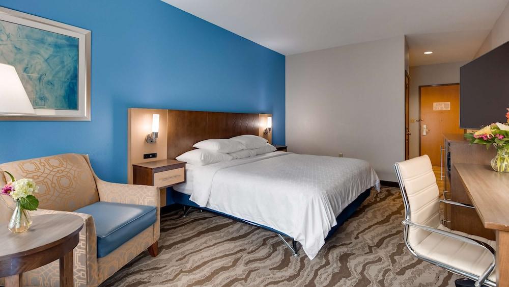 Best Western Plus River Escape Inn & Suites photo 14